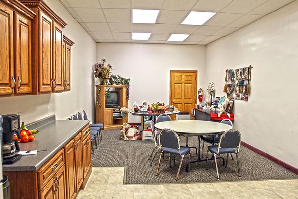 514 Court St, Pekin, IL 61554